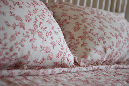Heirloom Rose Toile Linen Quilt